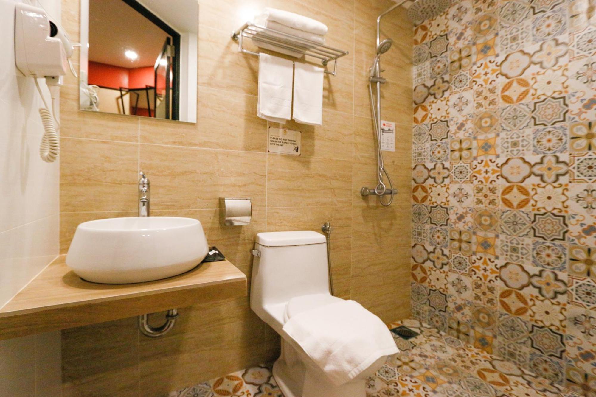 Golden Roof Hotel, סרי איסקנדר מראה חיצוני תמונה