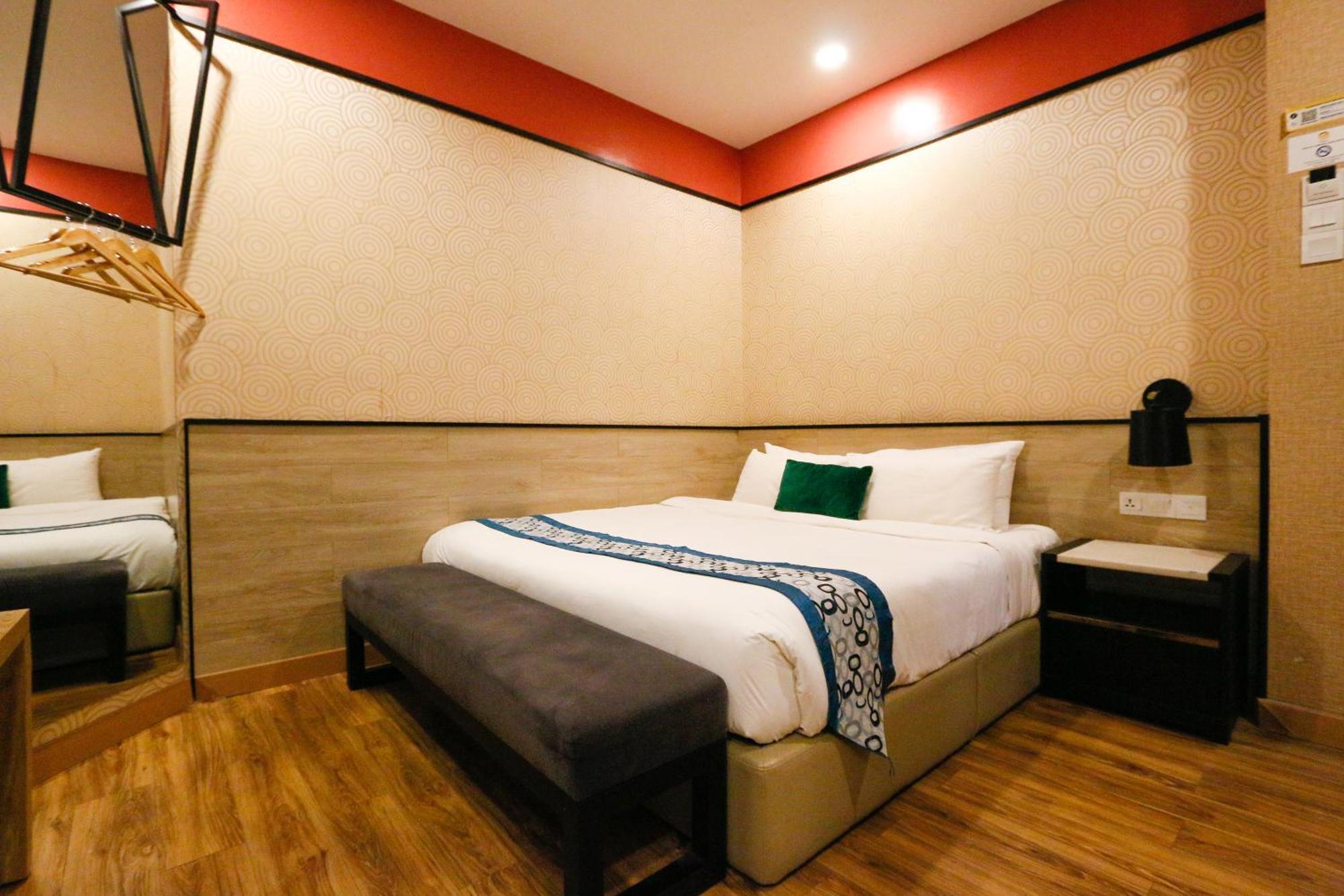 Golden Roof Hotel, סרי איסקנדר מראה חיצוני תמונה
