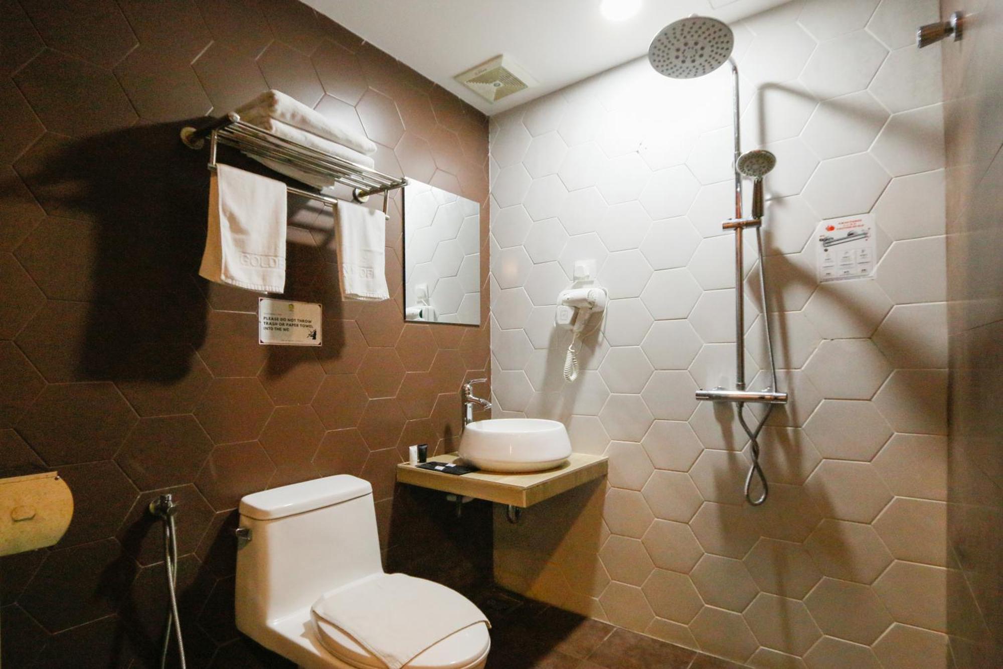 Golden Roof Hotel, סרי איסקנדר מראה חיצוני תמונה